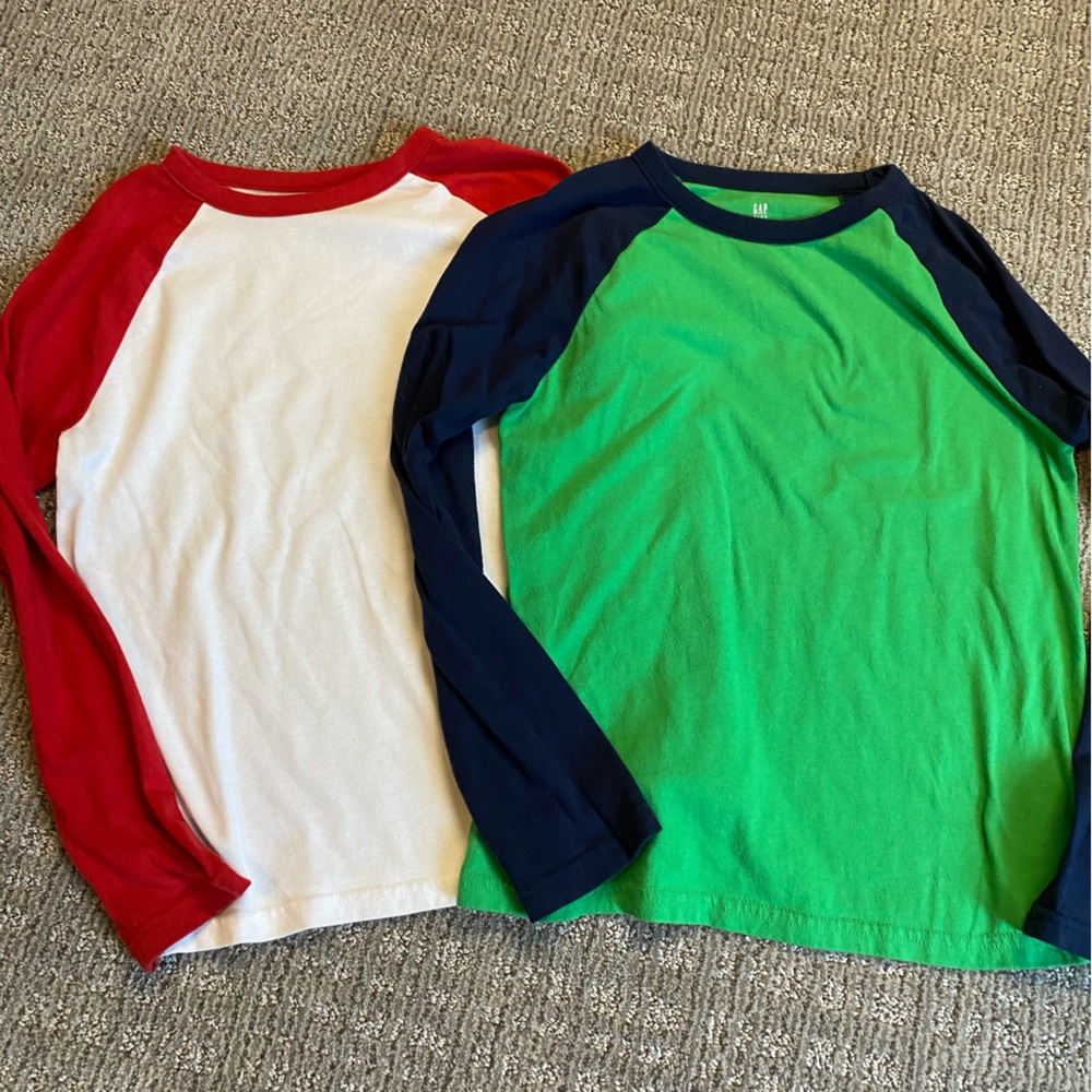 Gap boys long sleeve baseball style t-shirts. Size M